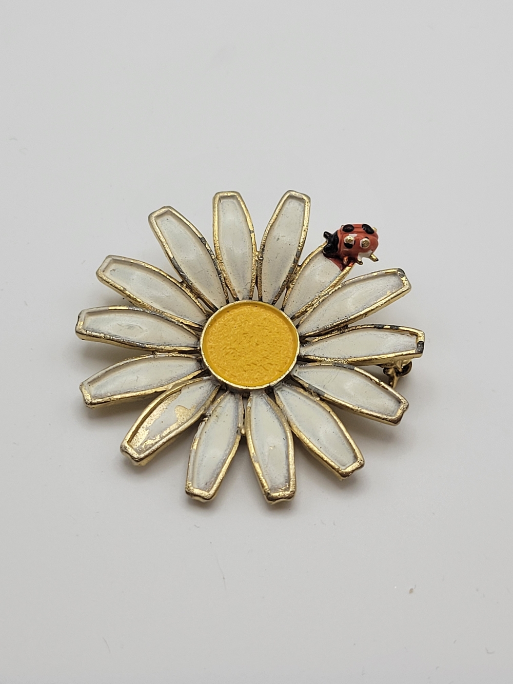 Vintage Weiss Gold-Tone Daisy with ladybug Pin Brooch